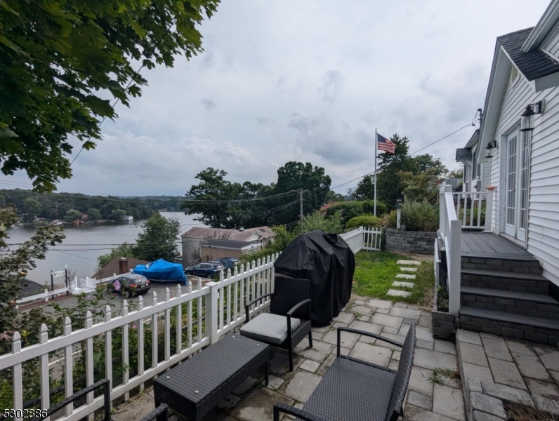 Hopatcong Boro, NJ 07821,315 Lakeside Ave
