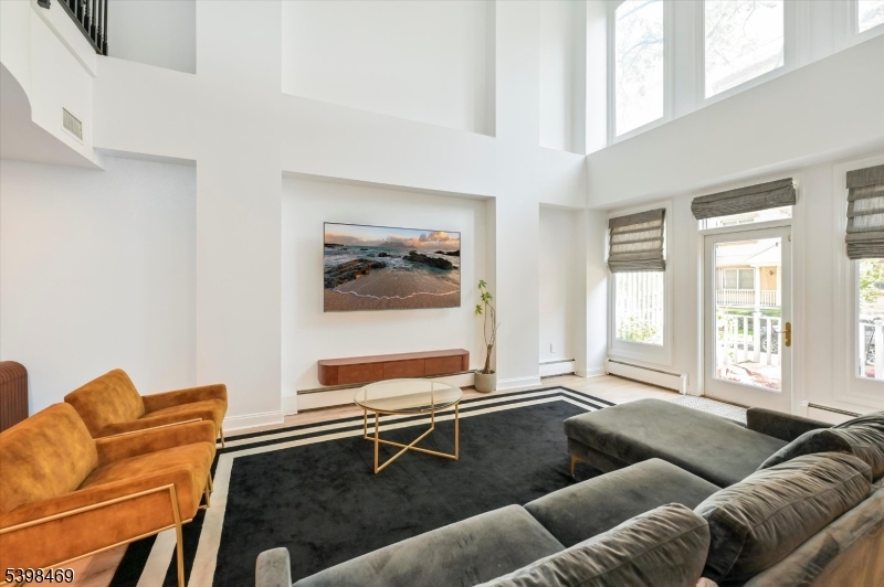 Jersey City, NJ 07305,207 Shearwater Ct #14