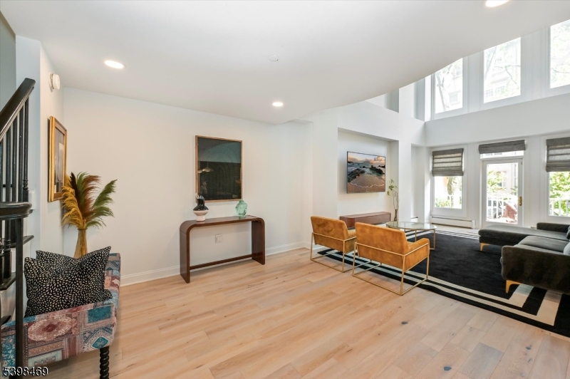 Jersey City, NJ 07305,207 Shearwater Ct #14