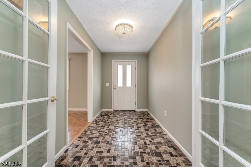 Franklin Twp., NJ 08804,358 Bloomsbury Road