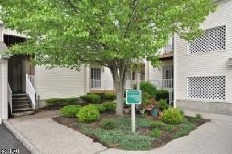 Bernards Twp., NJ 07920,272 Potomac Dr #272