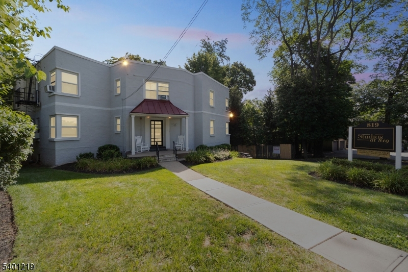 819 Bloomfield Ave Unit 12 #12, Montclair Twp., NJ 07042