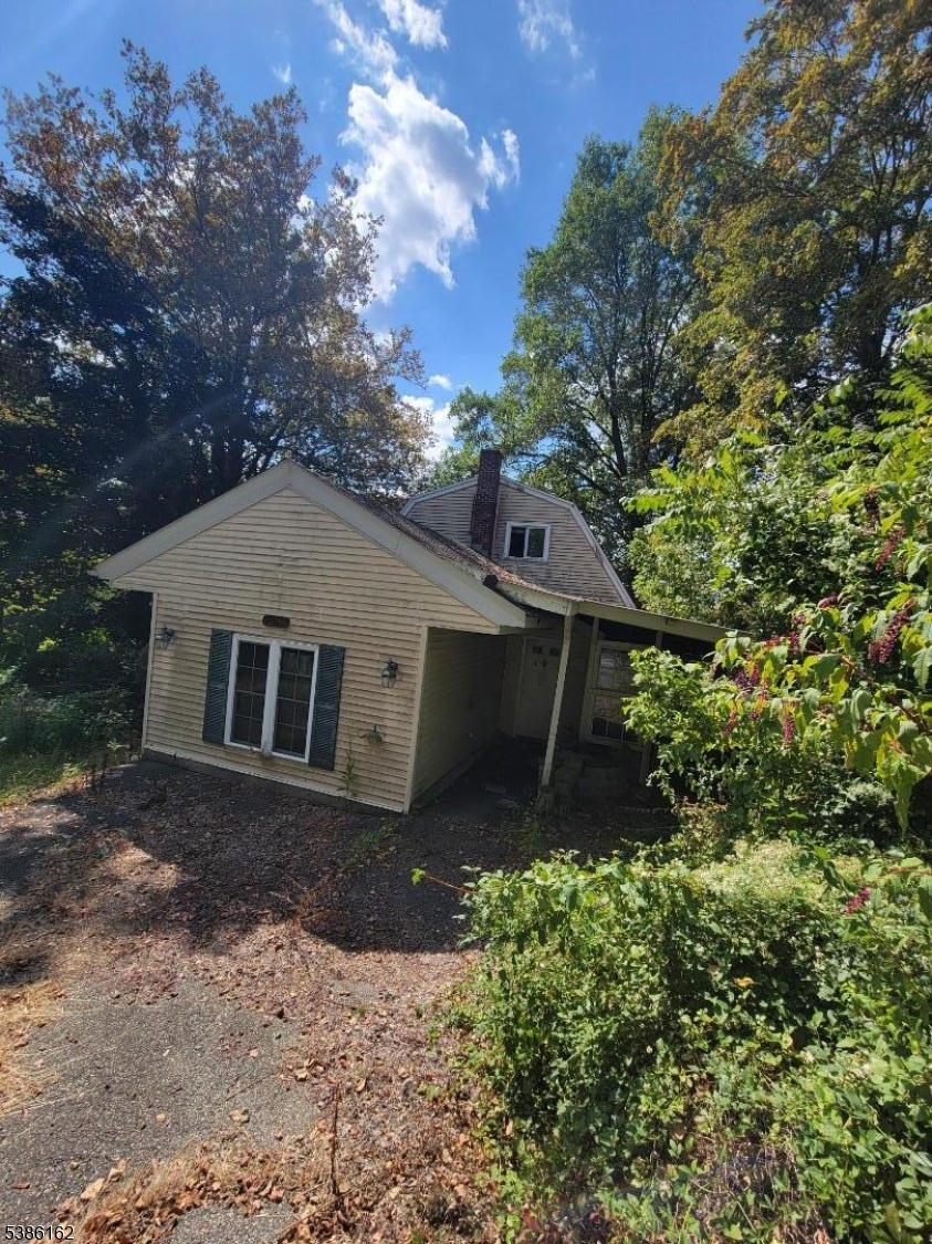 5 Clarkson St, Newton Town, NJ 07860