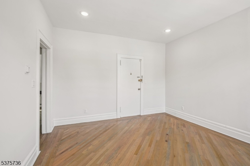 Millburn Twp., NJ 07041,34 Main St