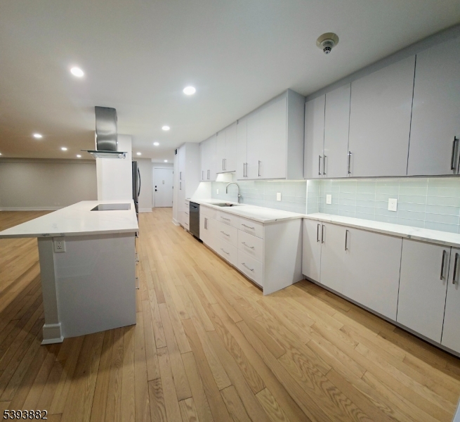 Verona Twp., NJ 07044,2 Claridge Dr #5CW