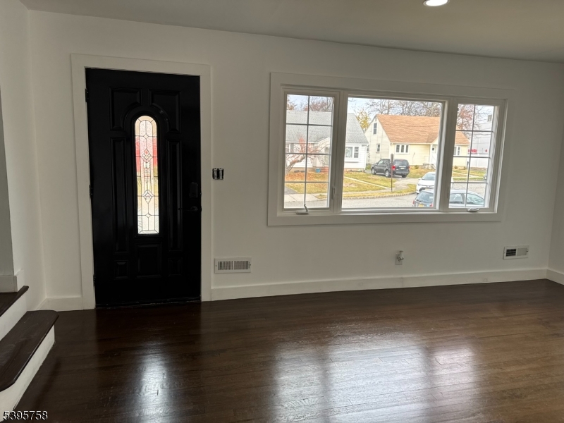 Belleville Twp., NJ 07109,9 Marion Ct