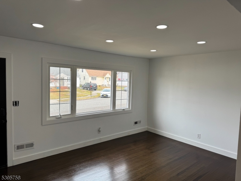 Belleville Twp., NJ 07109,9 Marion Ct