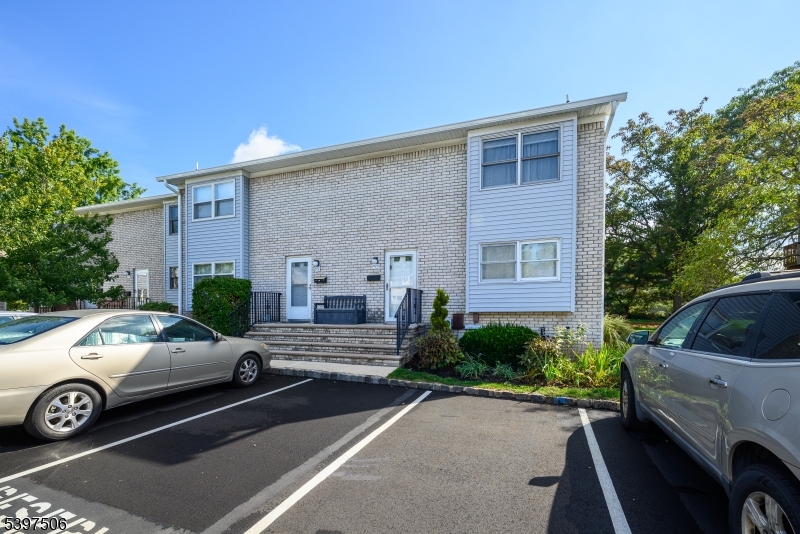 Hillsborough Twp., NJ 08844,920 Robin Rd