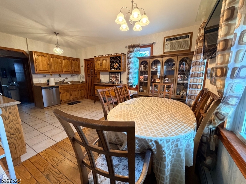 Elmwood Park Boro, NJ 07407,429 River Dr