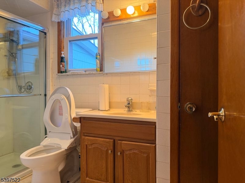 Elmwood Park Boro, NJ 07407,429 River Dr