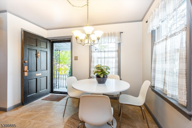 Bloomfield Twp., NJ 07003,27 Gillespie Rd