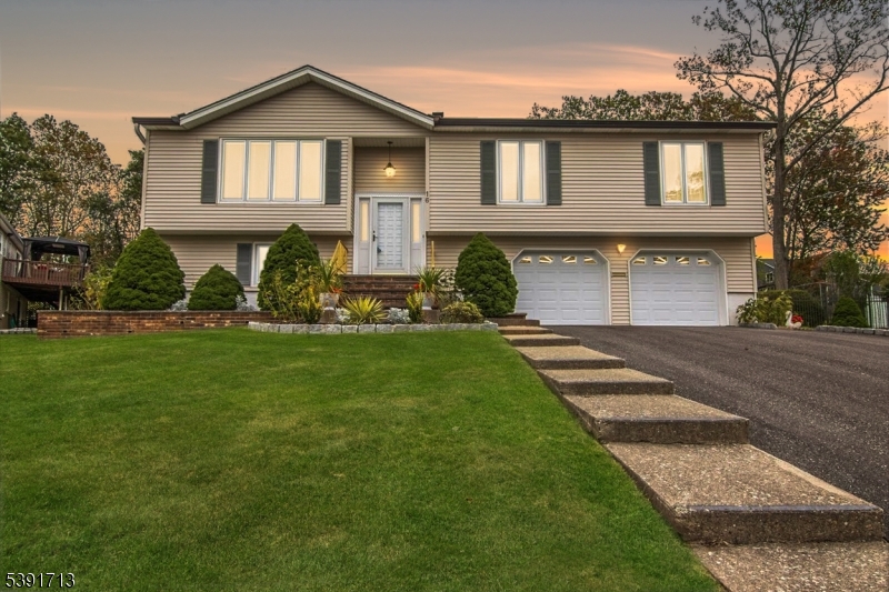 16 Ironwood Way, Little Falls Twp., NJ 07424