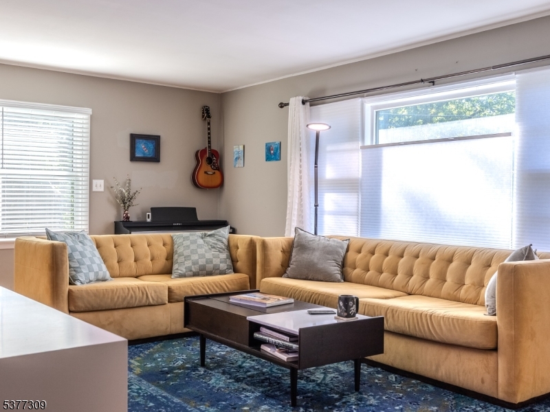 Sparta Twp., NJ 07871,377 E Shore Trl