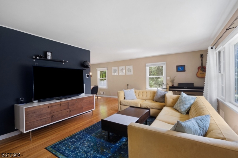 Sparta Twp., NJ 07871,377 E Shore Trl