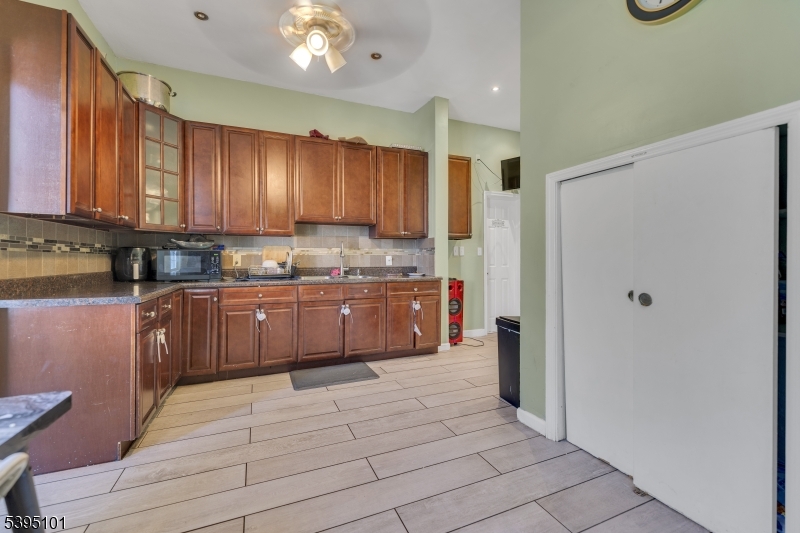 Paterson City, NJ 07504,361 15Th Ave #3