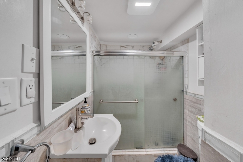 Paterson City, NJ 07504,361 15Th Ave #3