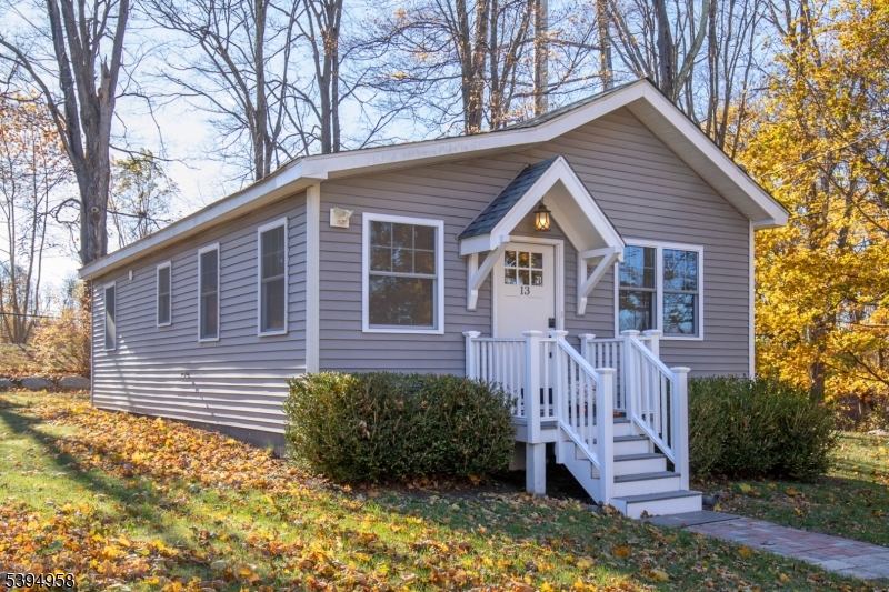 13 Summit Ave, Newton Town, NJ 07860