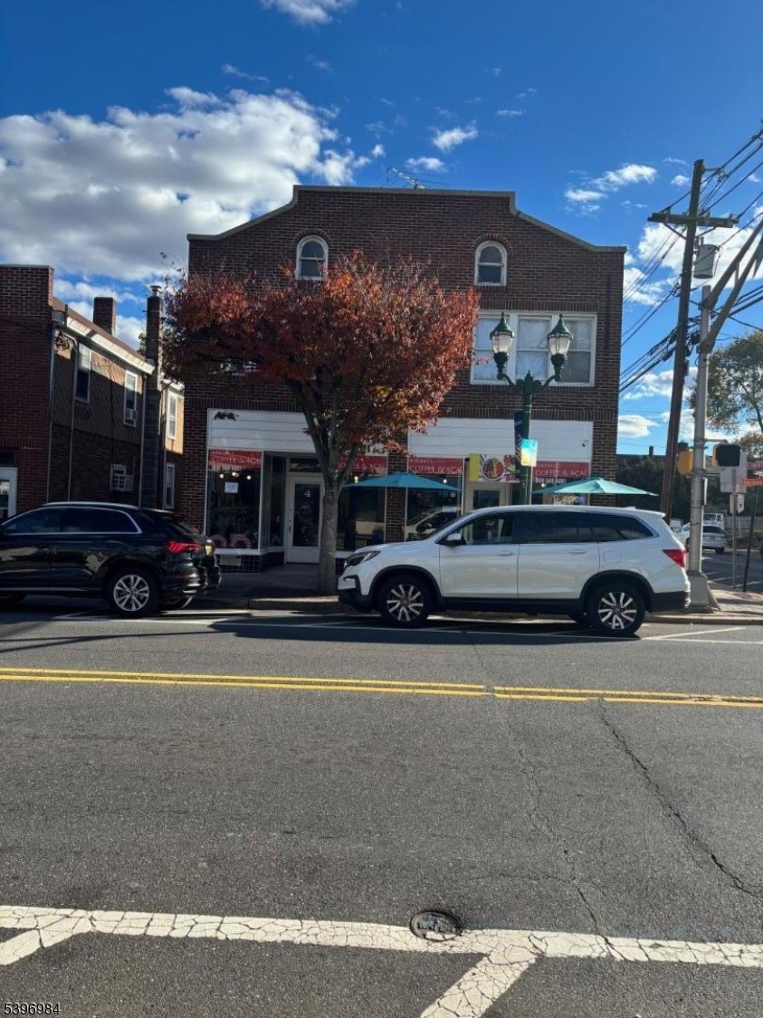 2 E Somerset St, Raritan Boro, NJ 08869