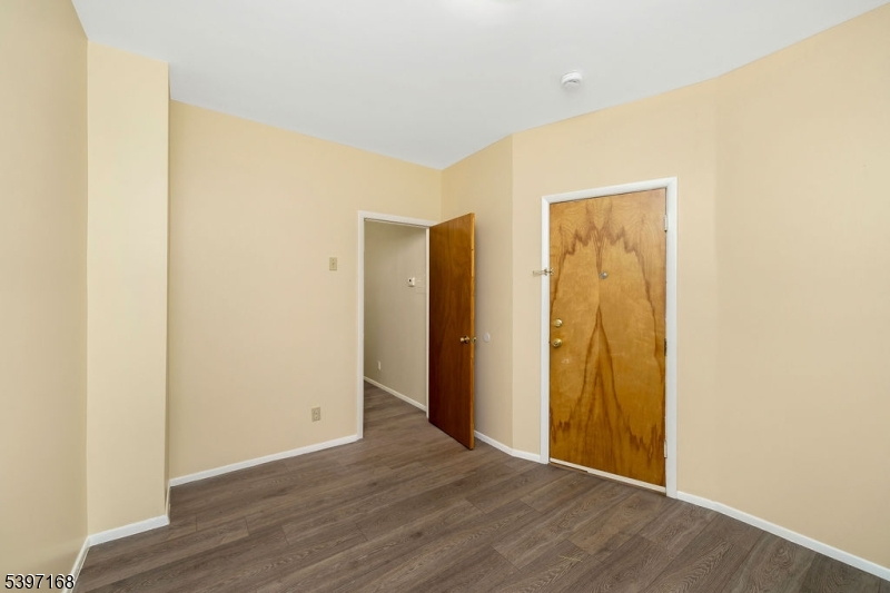 Hillside Twp., NJ 07205,275-7 Hollywood Ave #4