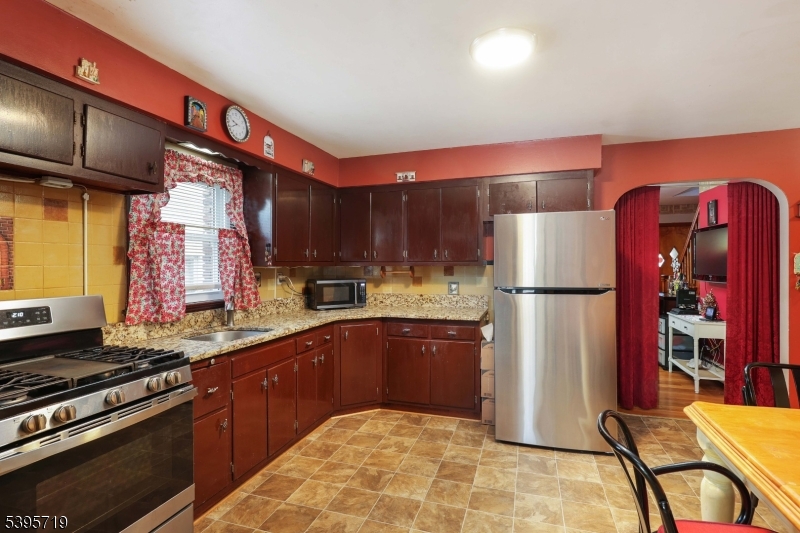 Linden City, NJ 07036,420 Miltonia St