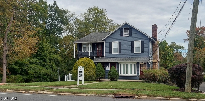 Westfield Town, NJ 07090,202 Mountain Ave