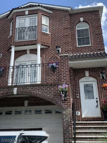 728 Linden Ave, Elizabeth City, NJ 07202