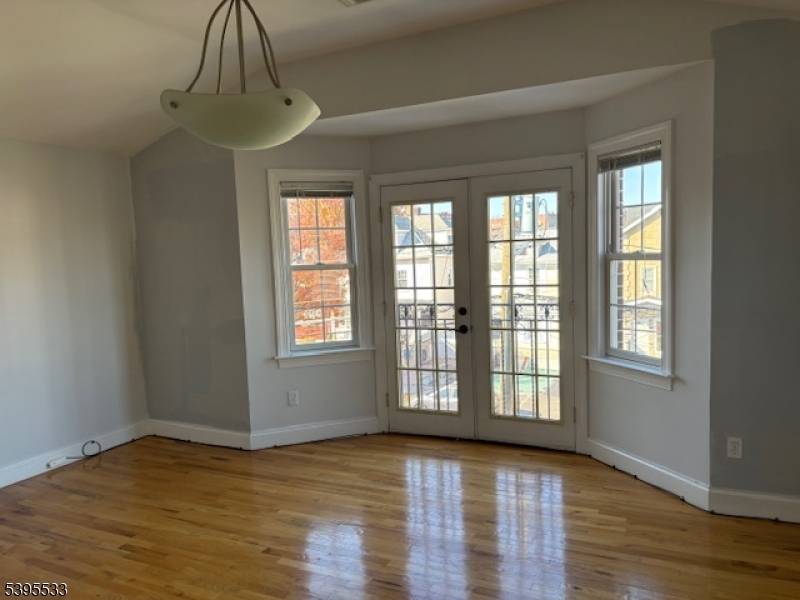 Elizabeth City, NJ 07202,728 Linden Ave