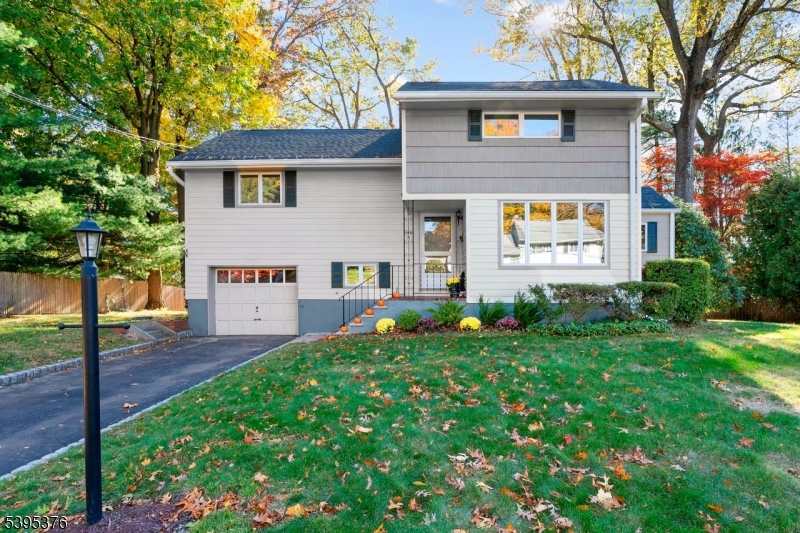 Midland Park Boro, NJ 07432,140 Chamberlain Pl