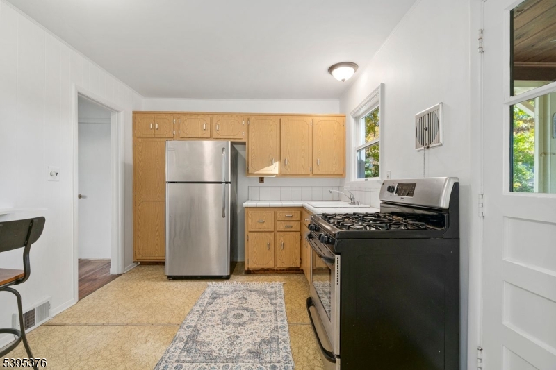 Midland Park Boro, NJ 07432,140 Chamberlain Pl