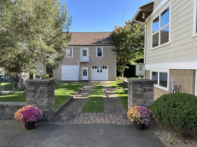 Madison Boro, NJ 07940,12 Maple Ave