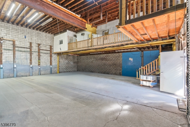 Newark City, NJ 07105,98 Delancy St