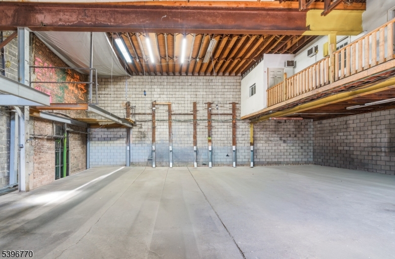 Newark City, NJ 07105,98 Delancy St