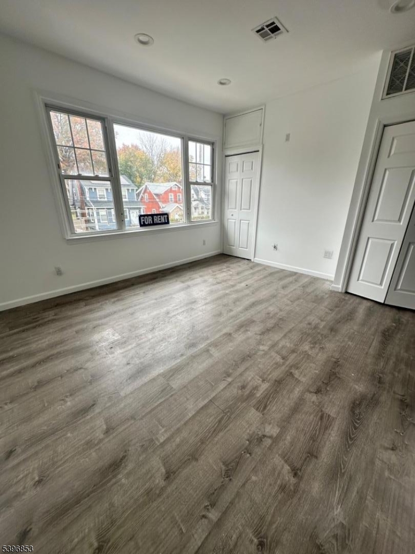 Newark City, NJ 07107,401 3Rd Ave W