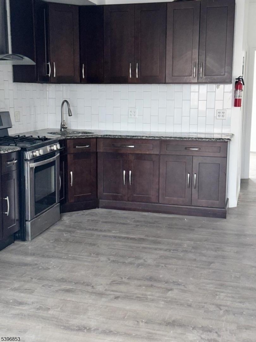 Newark City, NJ 07107,401 3Rd Ave W