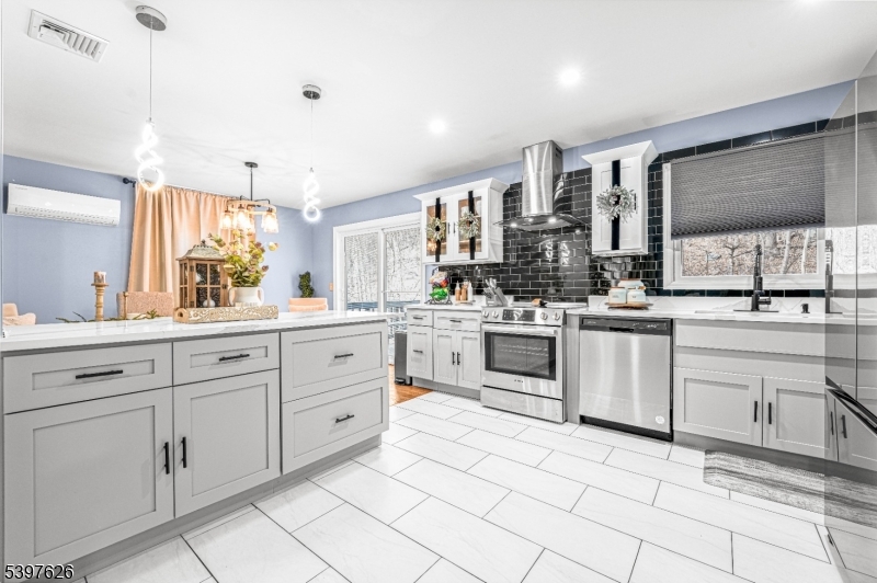 Vernon Twp., NJ 07461,19 Black Walnut Mt Rd