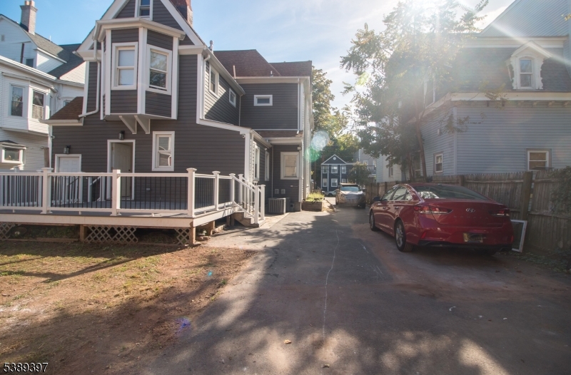 Newark City, NJ 07103,187-189 Littleton Ave #1