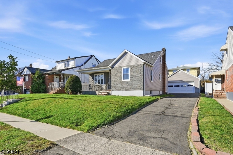 Lodi Boro, NJ 07644,55 Burns Ave