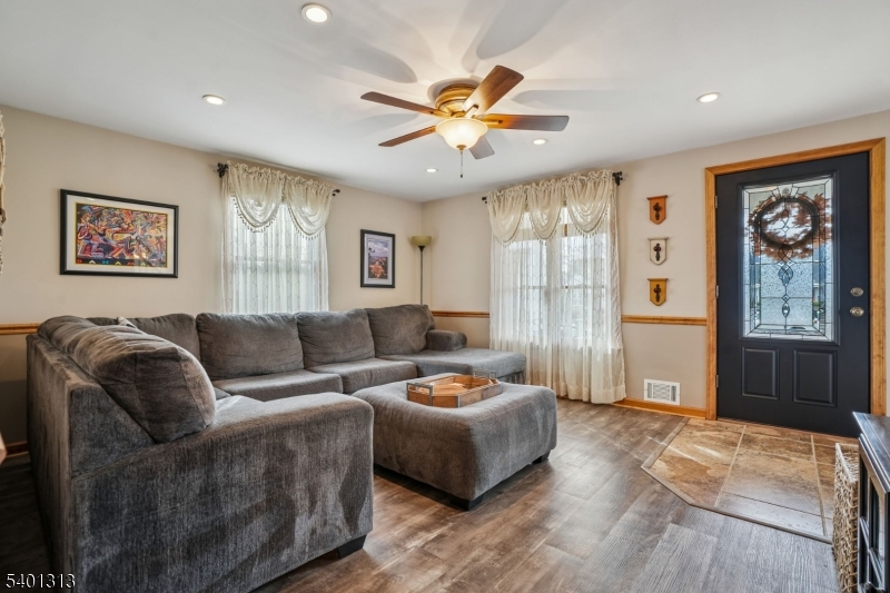 Woodbridge Twp., NJ 07095,326 Dekalb Ave