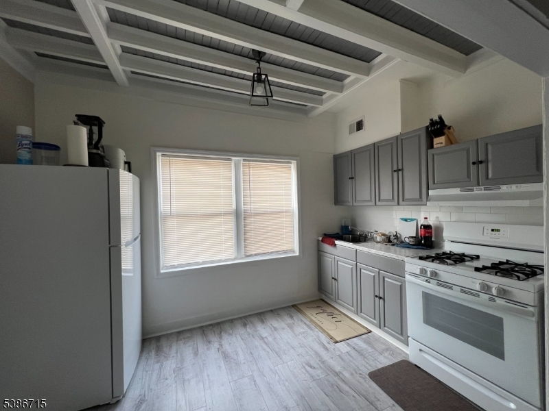 Newark City, NJ 07104,324-326 Summer Ave #3