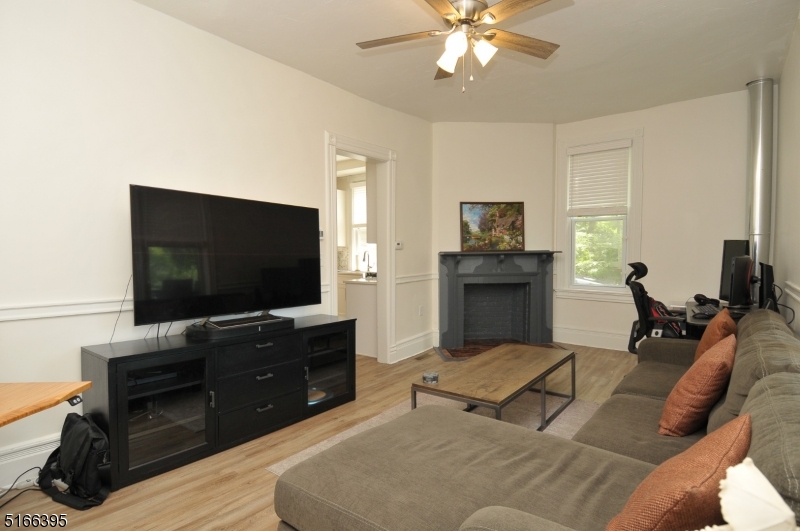 Morristown Town, NJ 07960,76 Western Ave #2