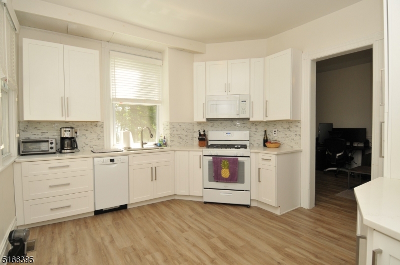 Morristown Town, NJ 07960,76 Western Ave #2