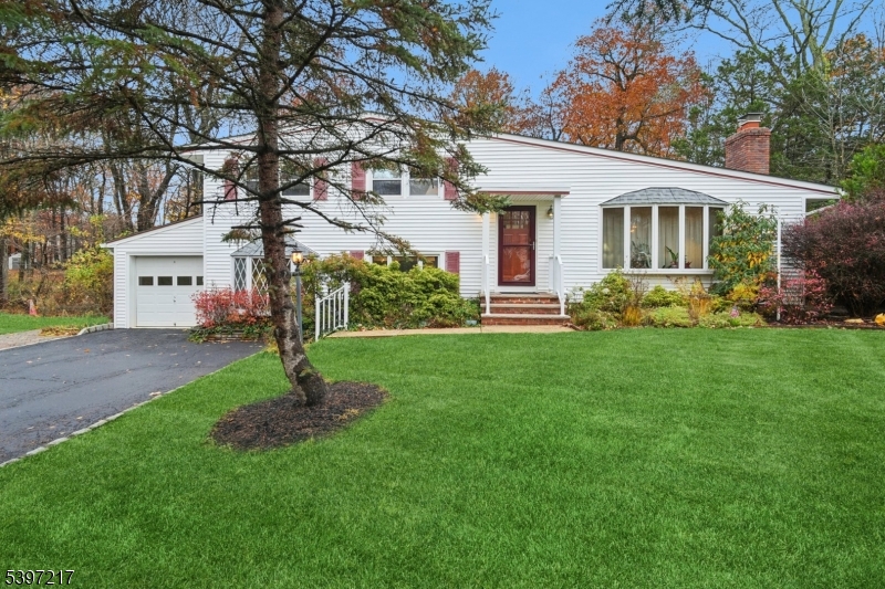 86 Orion Rd, Berkeley Heights Twp., NJ 07922