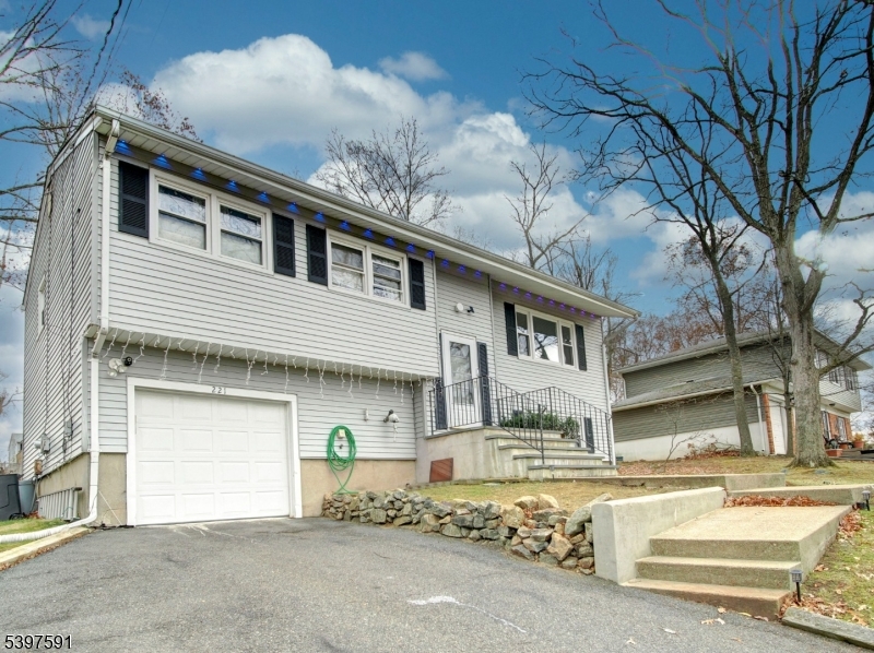 Hopatcong Boro, NJ 07843,221 Chincopee Ave