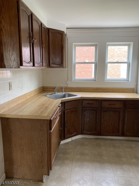 Manville Boro, NJ 08835,51 Gladys Ave