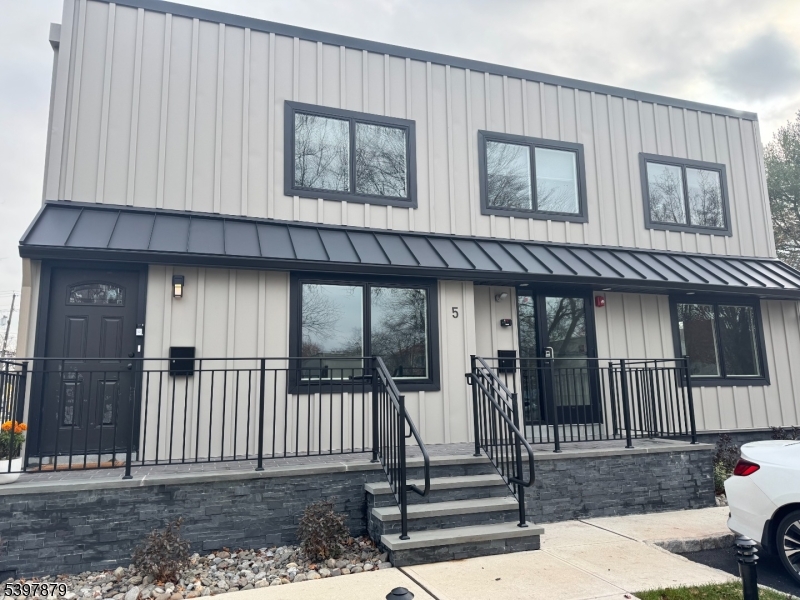 Little Falls Twp., NJ 07424,5 Muller Pl