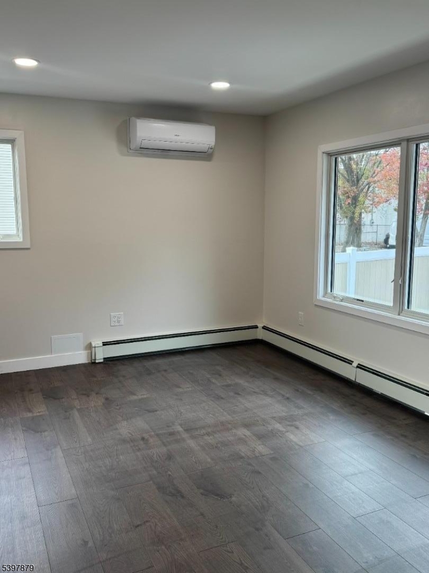 Little Falls Twp., NJ 07424,5 Muller Pl