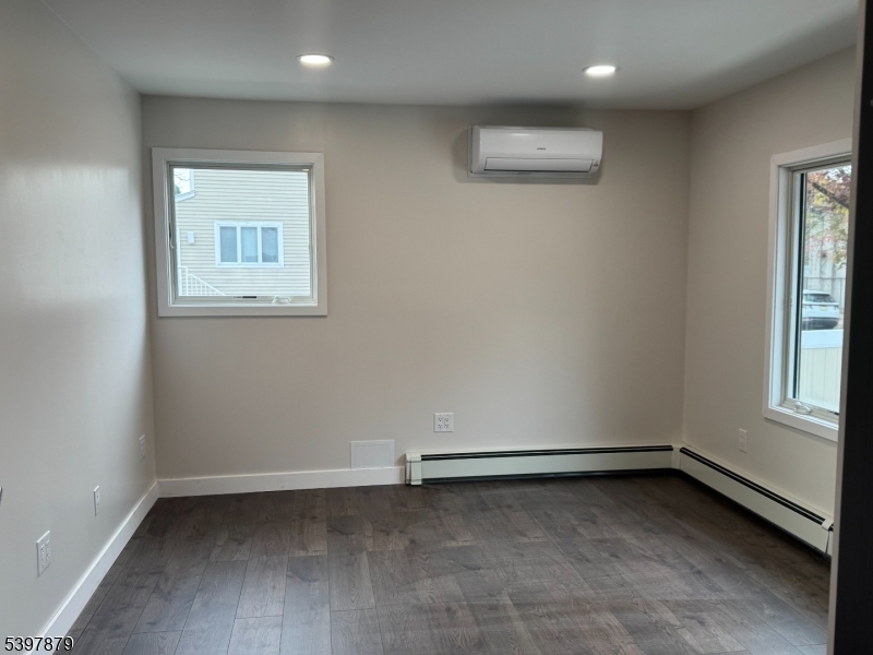 Little Falls Twp., NJ 07424,5 Muller Pl