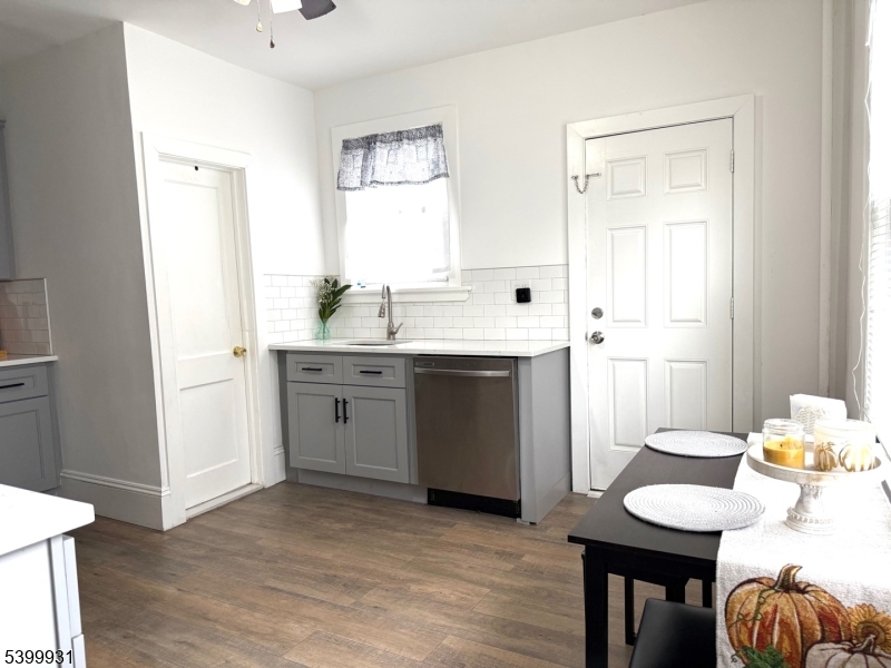 Passaic City, NJ 07055,18 Guenther Pl