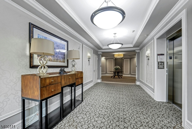 Woodcliff Lake Boro, NJ 07677,205 Four Seasons Ln