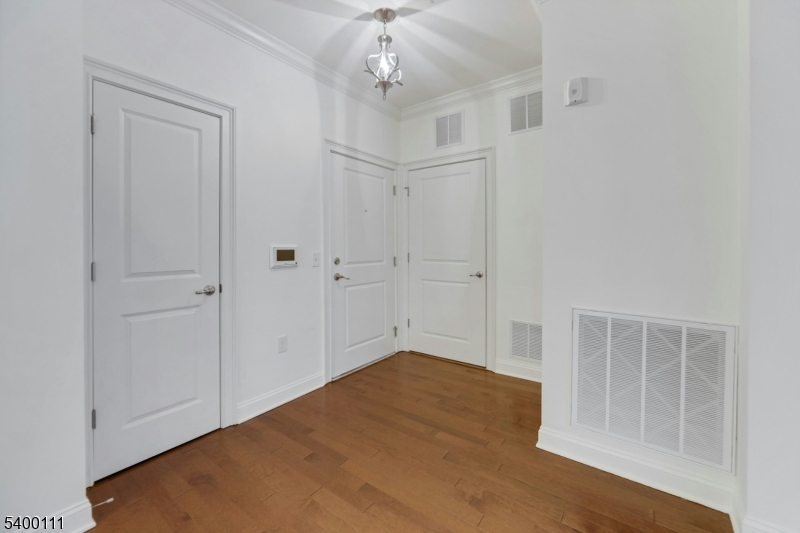 Woodcliff Lake Boro, NJ 07677,205 Four Seasons Ln